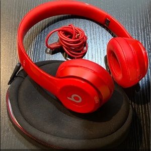 Beats, Glossy Red